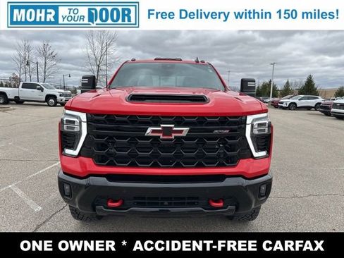 Used 2025 Chevrolet Silverado 2500 ZR2 w/ Technology Package image 2