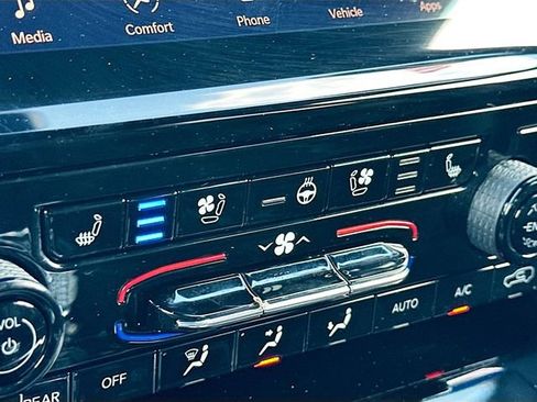 Used 2024 Jeep Grand Cherokee Limited w/ Luxury Tech Group II image 20