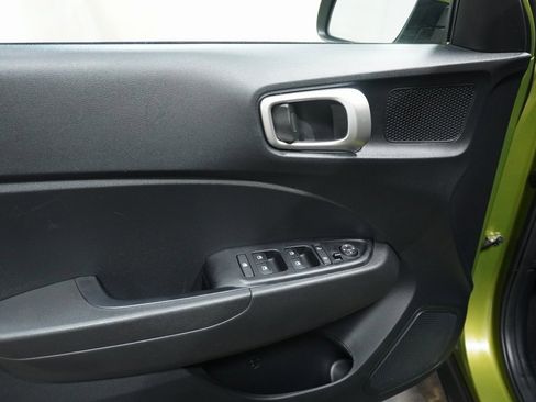 Certified 2023 Hyundai Venue SEL image 21