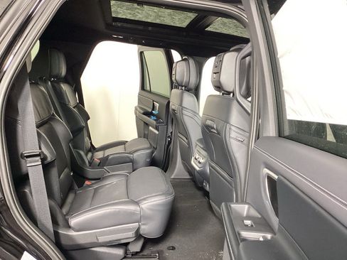 New 2026 Ford Expedition Platinum w/ Stealth Appearance Package AWD/4WD image 9