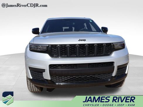 Used 2024 Jeep Grand Cherokee L Laredo AWD/4WD image 5