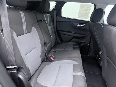 Used 2025 Chevrolet Blazer LT FWD image 21