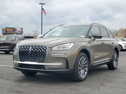 New 2025 Lincoln Corsair Reserve w/ Equipment Group 202A image 2