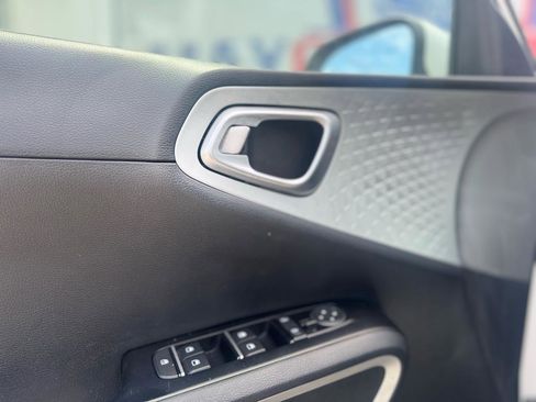 Used 2022 Kia Soul LX w/ Technology Package FWD image 43