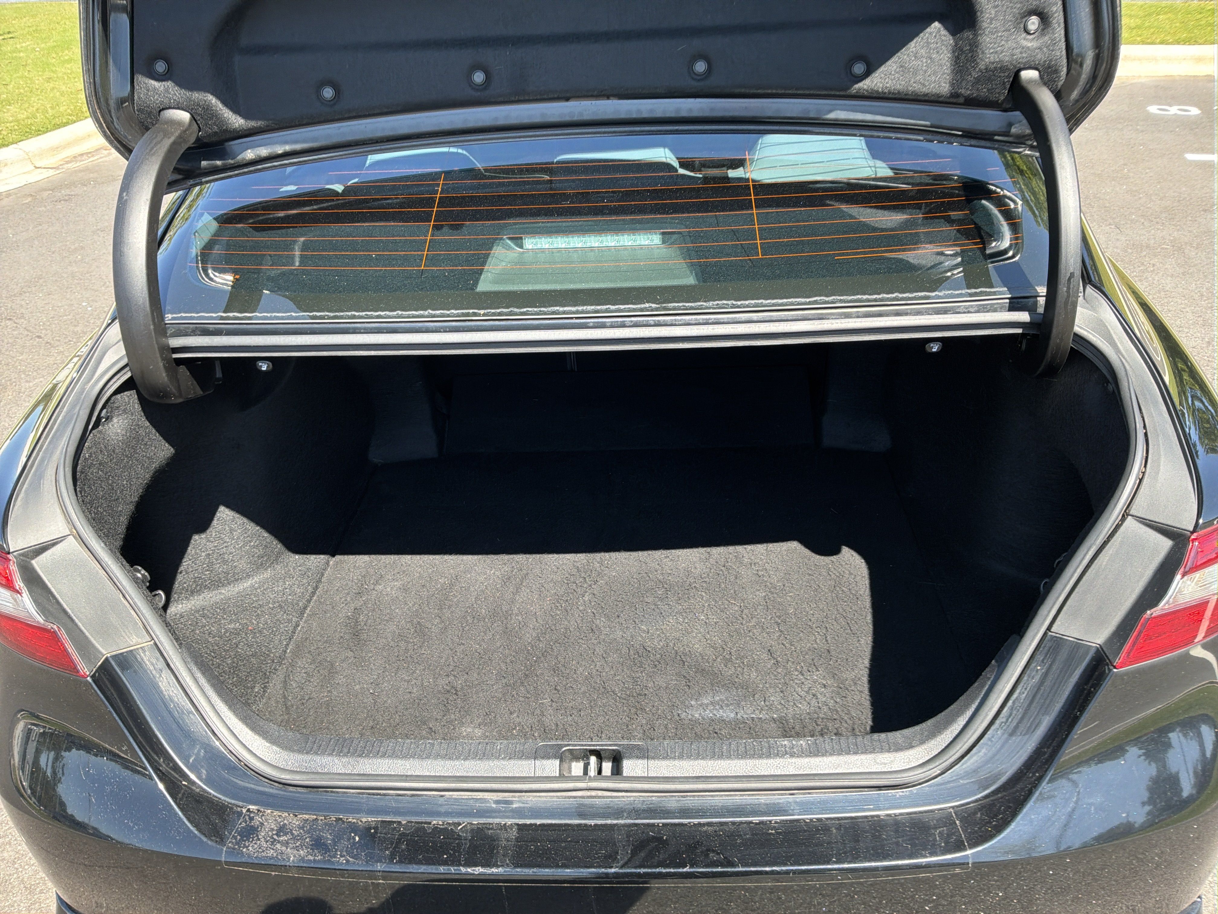 Used 2018 Toyota Camry SE w/ Moonroof Package FWD image 31