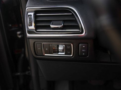 Used 2024 Lincoln Navigator Reserve image 15