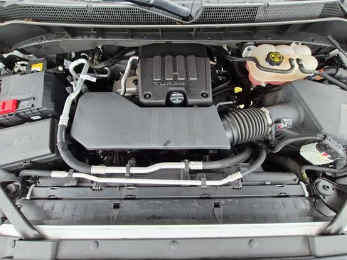 Used 2023 Chevrolet Silverado 1500 LT AWD/4WD image 17
