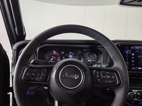 Certified 2025 Jeep Wrangler Unlimited Rubicon 4xe w/ Convenience Group image 17