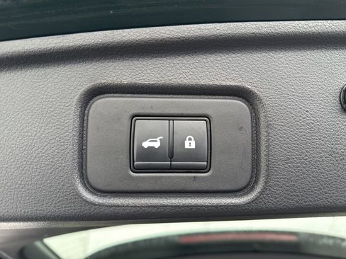 Used 2024 Nissan Pathfinder Platinum w/ Cargo Package image 5