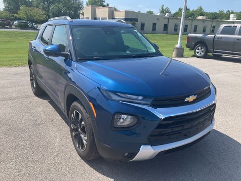 Used 2021 Chevrolet TrailBlazer LT w/ Convenience Package FWD image 1