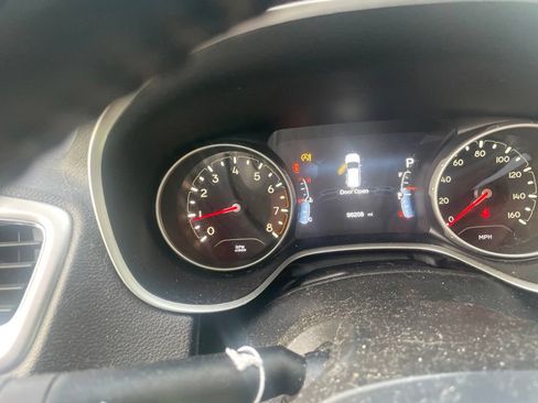 Used 2018 Jeep Compass Latitude w/ Popular Equipment Group FWD image 14