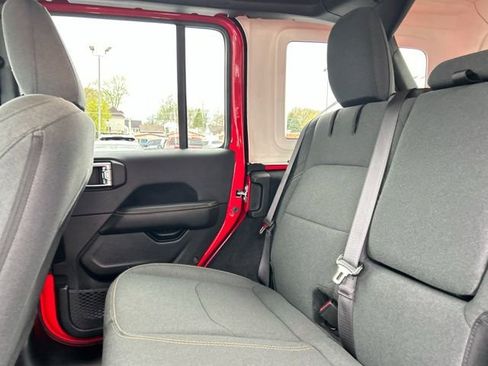 Used 2025 Jeep Wrangler Unlimited Sahara w/ Safety Group image 23