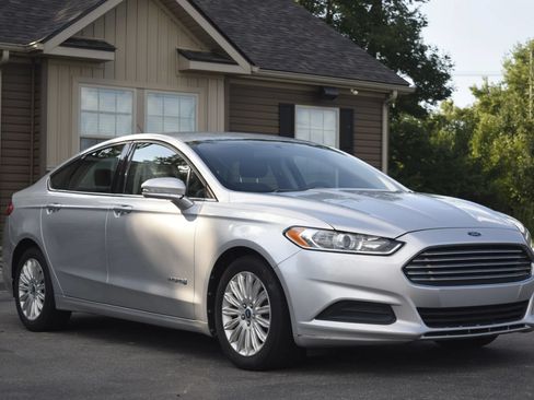 Used 2013 Ford Fusion SE FWD image 4