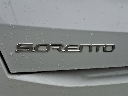 Certified 2025 Kia Sorento SX image 32