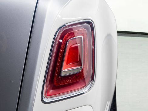 Used 2019 Rolls-Royce Phantom Sedan image 12