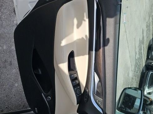 Used 2022 Buick Enclave Premium w/ Experience Buick Package image 33