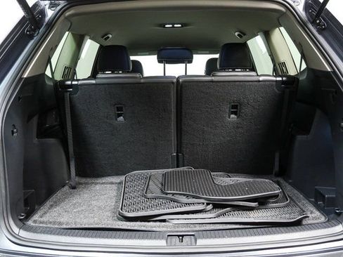 Used 2024 Volkswagen Atlas SE image 25