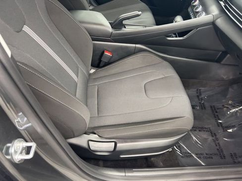 Used 2025 Hyundai Elantra SE FWD image 23