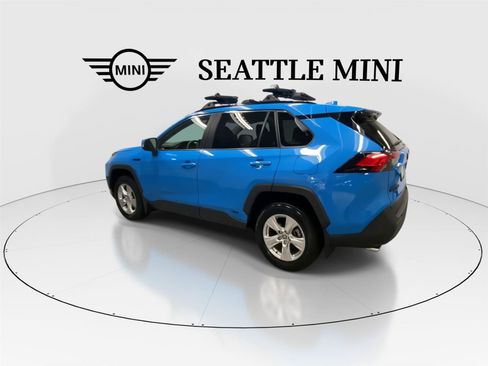 Used 2020 Toyota RAV4 XLE w/ XLE Grade Weather Package AWD/4WD image 7