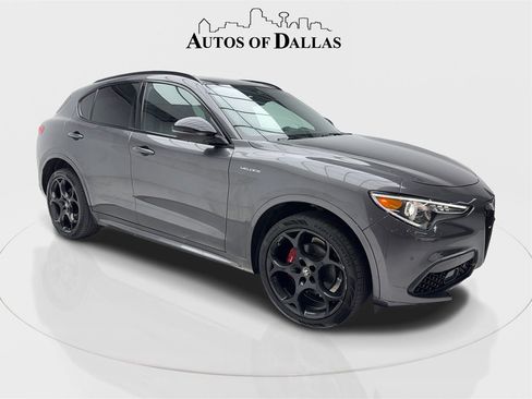 Used 2022 Alfa Romeo Stelvio Veloce image 2