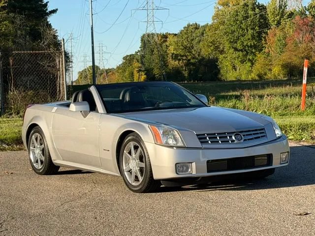 Used 2004 Cadillac XLR RWD image 40