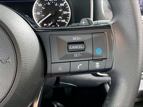Used 2023 Nissan Rogue SV AWD/4WD image 19