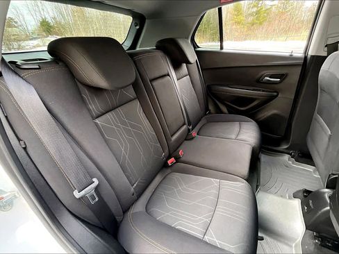 Used 2019 Chevrolet Trax LT image 19