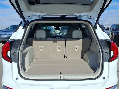 Used 2023 GMC Terrain Denali image 10