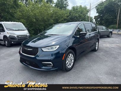 New 2025 Chrysler Pacifica Select