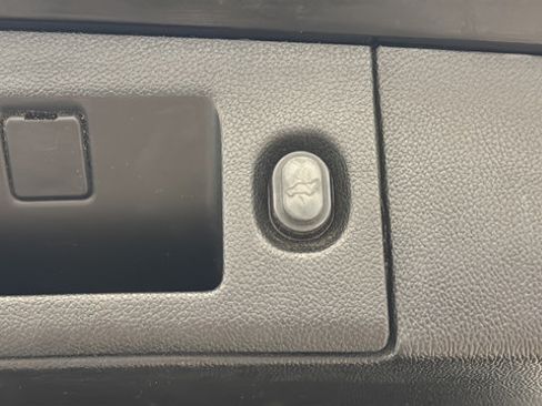 Used 2020 GMC Yukon SLT AWD/4WD image 31