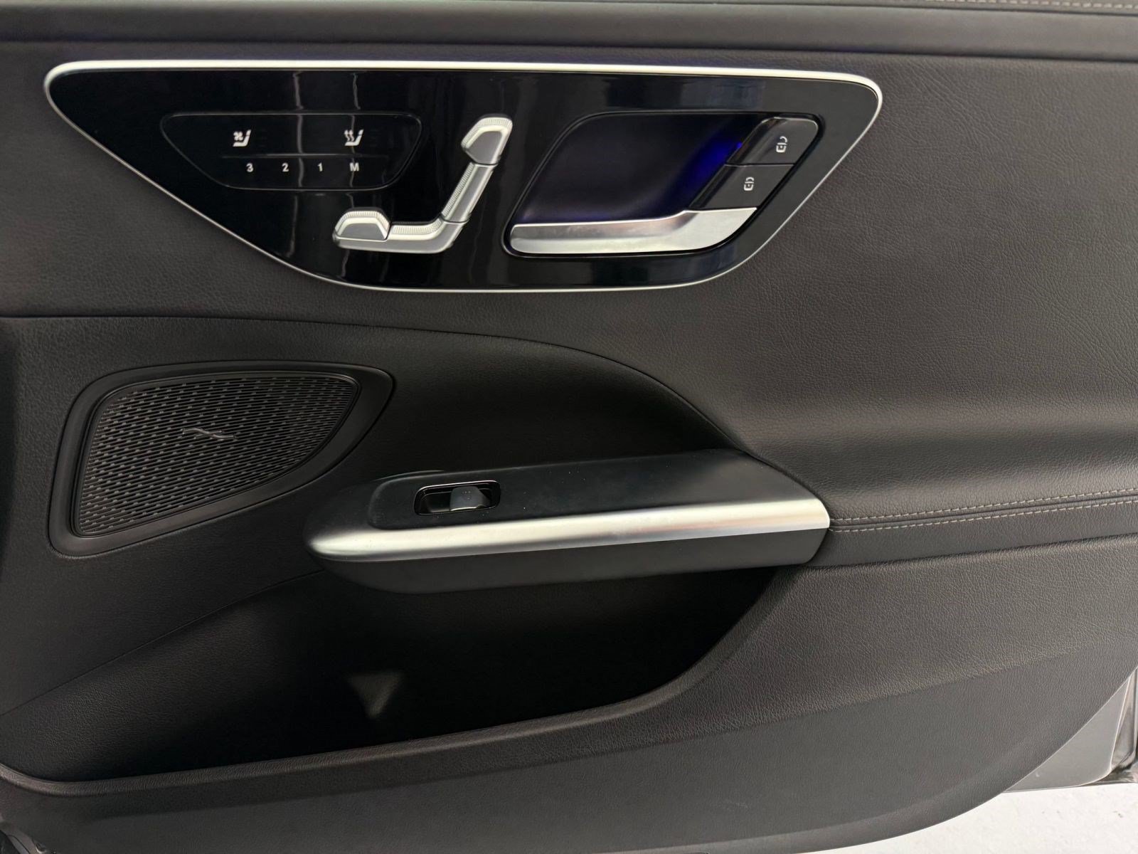Used 2023 Mercedes-Benz C 300 Sedan image 29