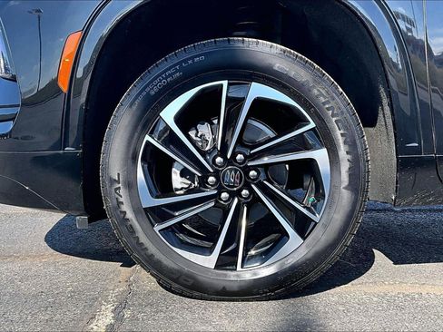 Used 2025 Buick Enclave Sport Touring image 9