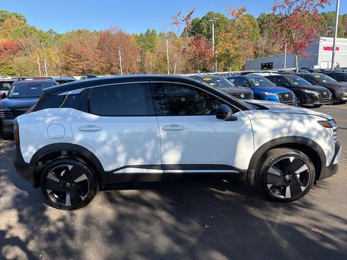 New 2026 Nissan Kicks SR w/ SR Premium Package image 8