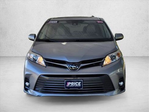 Used 2020 Toyota Sienna XLE FWD image 2
