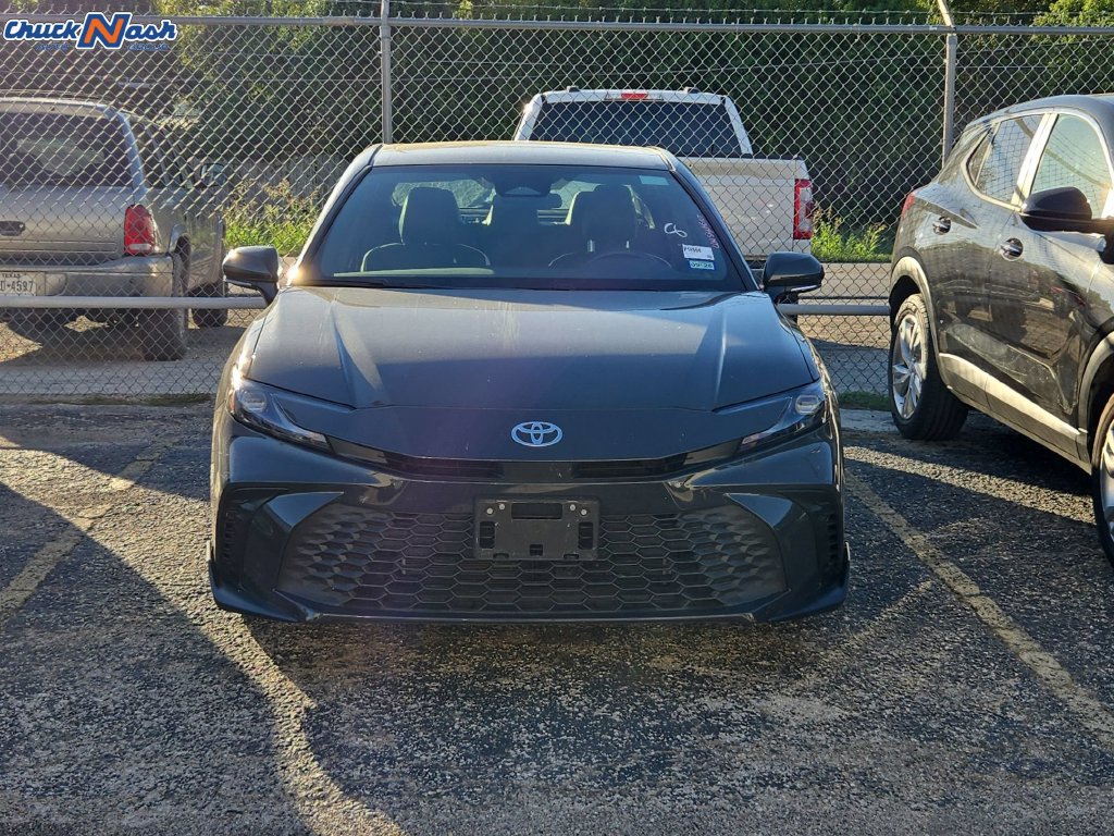 Used 2026 Toyota Camry SE FWD image 2