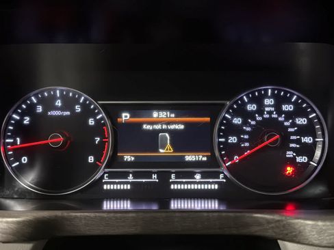 Used 2022 Kia Sorento S w/ Panoramic Sunroof Package AWD/4WD image 14
