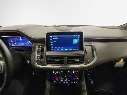 Certified 2024 Chevrolet Suburban Premier w/ Premium Package image 22