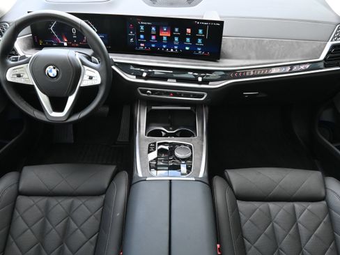 Used 2024 BMW X7 xDrive40i image 15