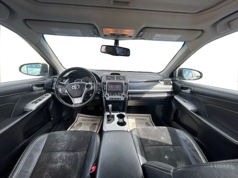 Used 2014 Toyota Camry SE w/ Leather Package FWD image 13