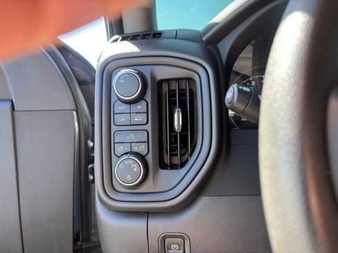 Used 2025 Chevrolet Silverado 1500 Custom image 18