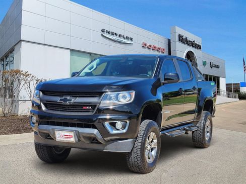 Used 2017 Chevrolet Colorado Z71 AWD/4WD image 2