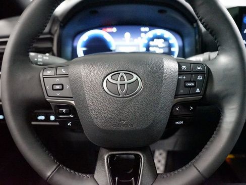 Used 2025 Toyota Camry XSE image 12