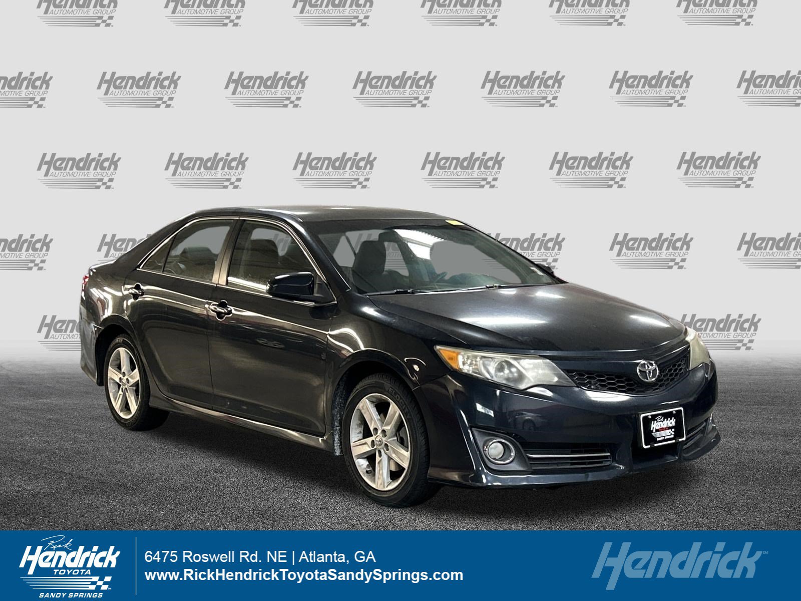 Used 2014 Toyota Camry SE FWD image 1