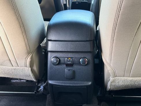 Used 2017 Ford Explorer FWD image 9