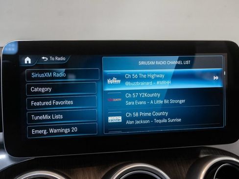 Used 2021 Mercedes-Benz GLC 300 4MATIC w/ Premium Package image 21