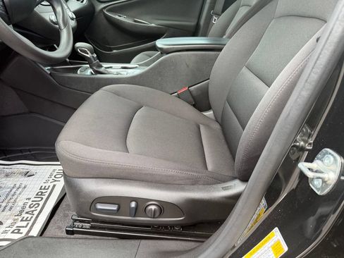 Used 2024 Chevrolet Malibu LT w/ LPO, Floor Liner Package FWD image 12