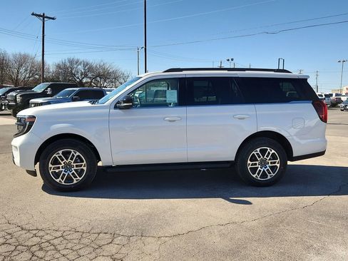 New 2026 Ford Expedition Active image 7