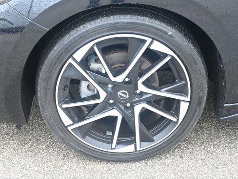 Used 2025 Nissan Sentra SR FWD image 7
