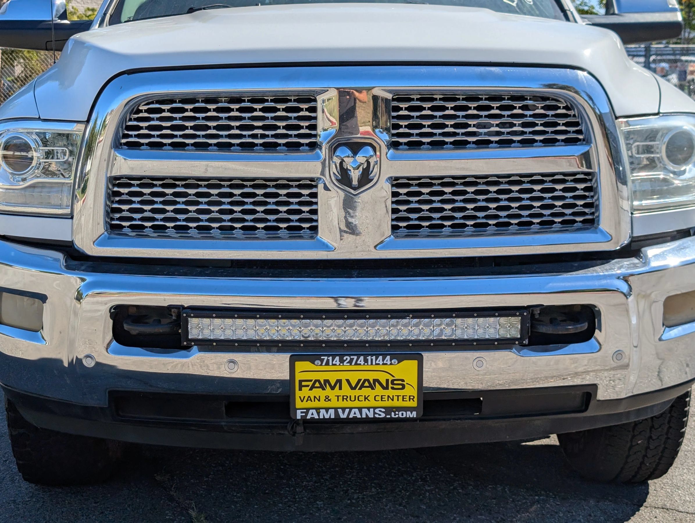 Used 2016 RAM 2500 Laramie AWD/4WD image 2