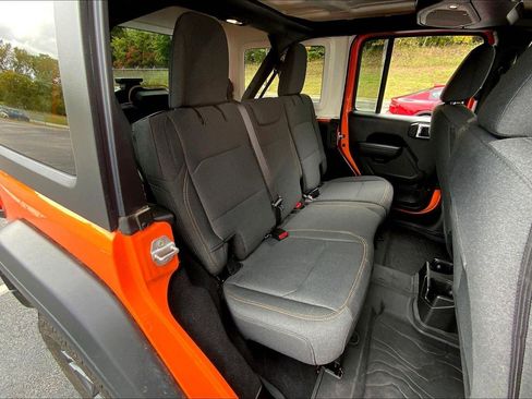 Used 2025 Jeep Wrangler Sport S image 24